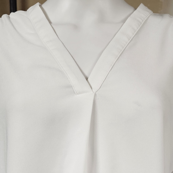 Banana Republic V-Neck Short Sleeve Front Pleated Round Hem Blouse Size M - Picture 4 of 11